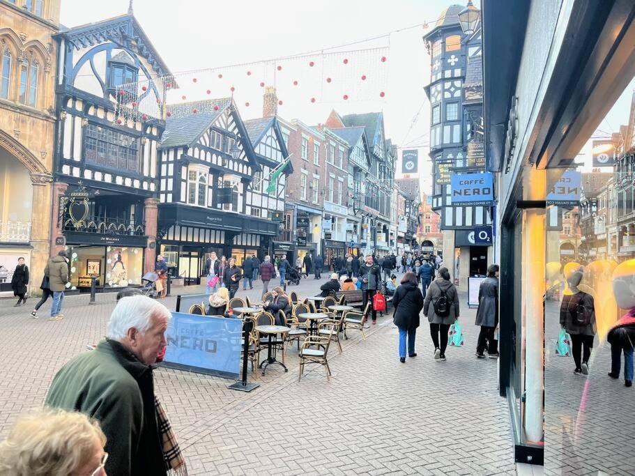 Cathedral On The Rows - City Centre Chester Exterior photo
